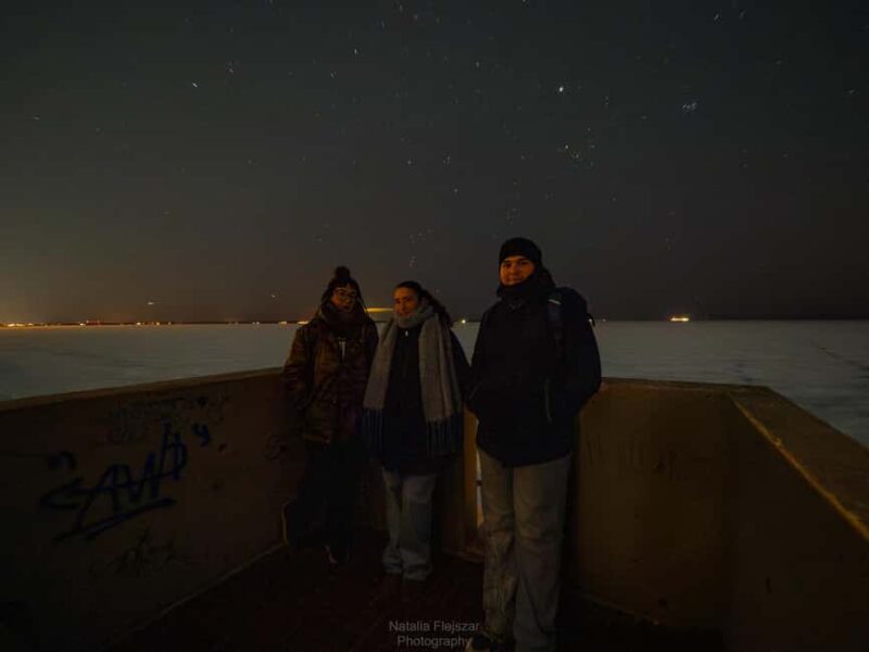 Oulu: Guided Night Walking Tour with Northern Lights Hunting - Discovering Nallikari Lighthouse and Arctic Seas