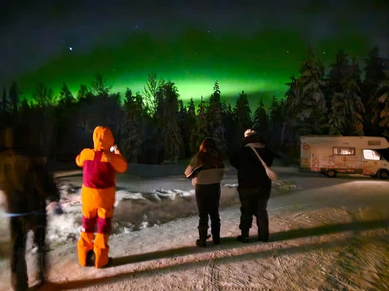 Oulu: Starguaranteed Northern Lights Mobile Chase - From the Pickup to the First Photo Stop