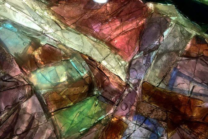 Our Lady of Lourdes, guided tour, on foot, of the sanctuary. - Admiring the Mosaics of the Basilica Notre-Dame du Rosaire