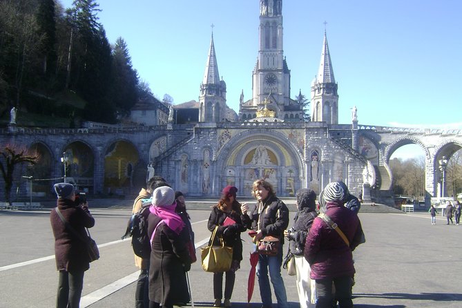 Our Lady of Lourdes, guided tour, on foot, of the sanctuary. - Exploring the Saint Pius X Basilica and Its Gemstones