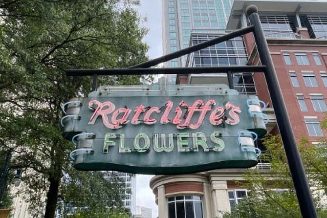 Outdoor Escape Room in Charlotte - Uptown - Exploring Uptown’s Landmarks and Murals