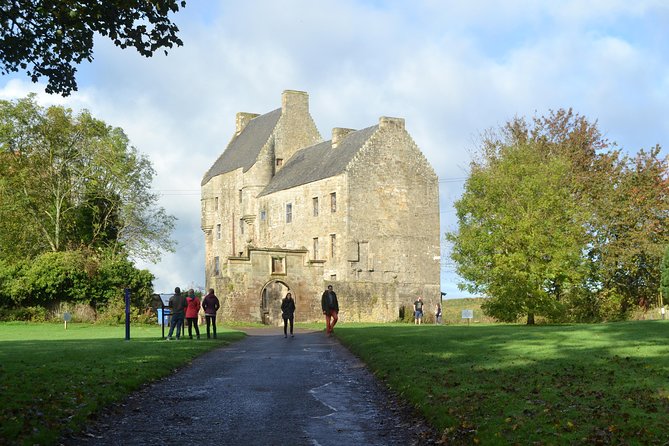 Outlander Film Locations Day Trip from Edinburgh - Transport and Group Size Advantages