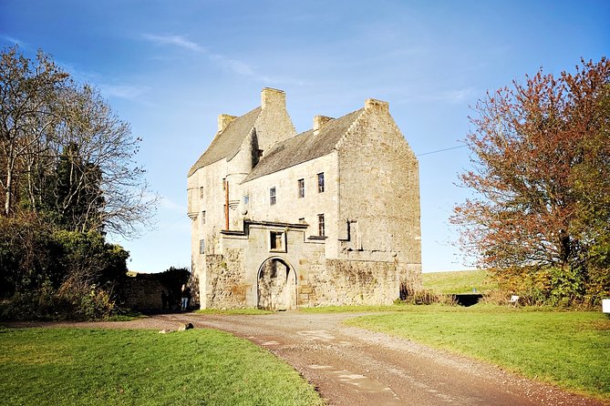 Outlander Odyssey: Outlander Filming Locations Private Day Tour - Doune Castle: From Monty Python to Winterfell