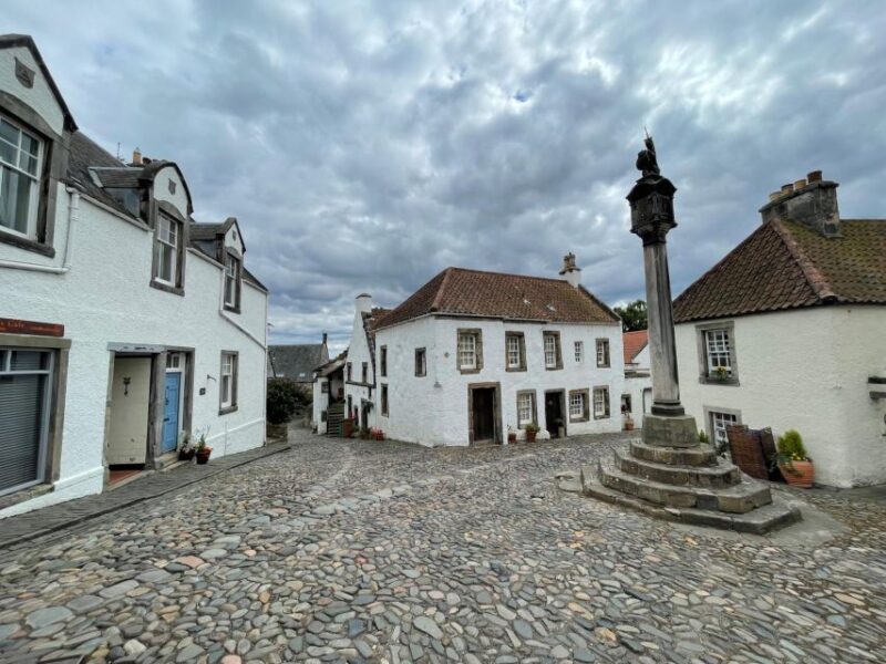 Outlander Odyssey: Private Outlander Filming Locations Tour - Walking through Historic Linlithgow Palace