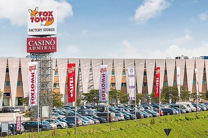 Outlet Serravalle o FoxTown Con Autista Privato Da Milano - Key Points
