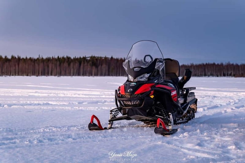 Överkalix - Lapland : Snowmobile Safari with Lunch and fika - Discover the Snowmobile Safari in Lapland with Lunch and Fika