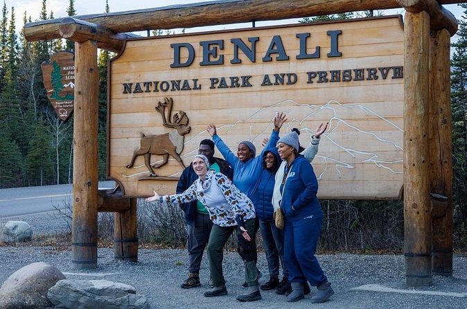 Overnight Denali National Park plus Aurora Chase Tour - Food and Refreshments: Snacks, Hot Cocoa, and Optional Dinner