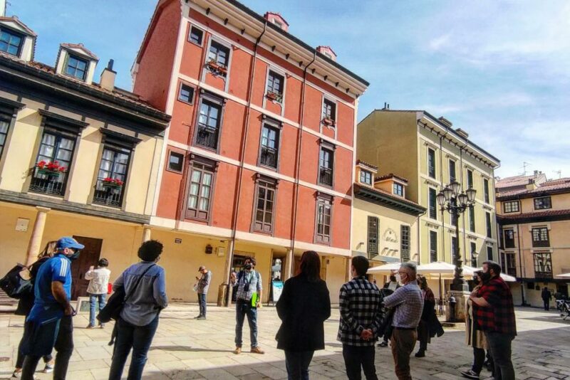 Oviedo: Tour de la Revolución de 1934 - Booking and Availability