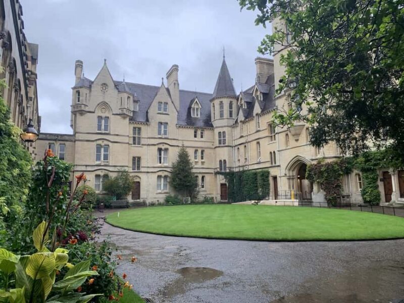 Oxford: Architectural & Historical Highlights (90 mins) - Discovering Literary Landmarks and Film Locations