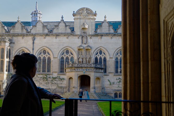 Oxford: Architectural & Historical Highlights Tour - The Experience of the Guide: Knowledge and Personality