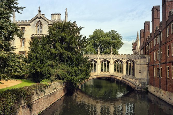 Oxford & Cambridge Universities Tour - Discovering Oxford’s Architectural Tapestry