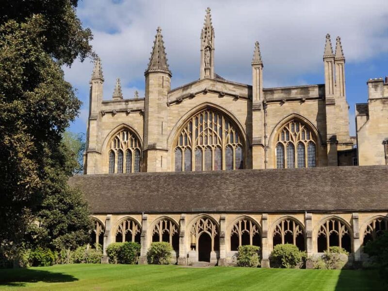 Oxford: Civil War History Guided Walking Tour - Exploring the Role of Key Figures: Charles I and Oliver Cromwell