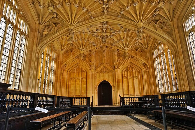 Oxford | Harry Potter Film Tour Led by University Alumni - Radcliffe Square, the Heart of Oxford’s Film and Cultural Scene
