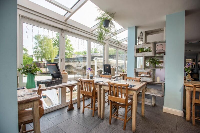 Oxford: Luxury Afternoon Tea with River Views - The Quality of the Food and Beverage Offerings