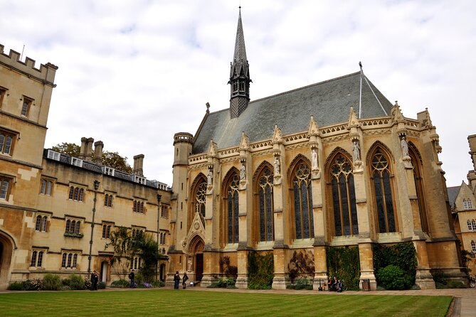 Oxford: Official CS Lewis and JRR Tolkien Walking Tour - The Homes and Pubs of JRR Tolkien