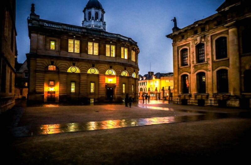 Oxford: Official Haunted Oxford Ghost Tour - Explore Oxford’s Haunted Streets on a Nighttime Ghost Tour