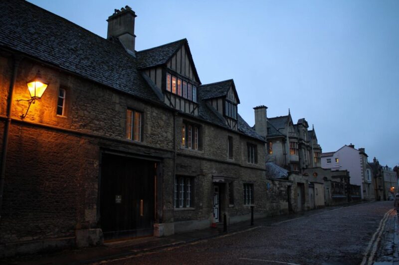 Oxford: Official Haunted Oxford Ghost Tour - Accessibility and Practical Information
