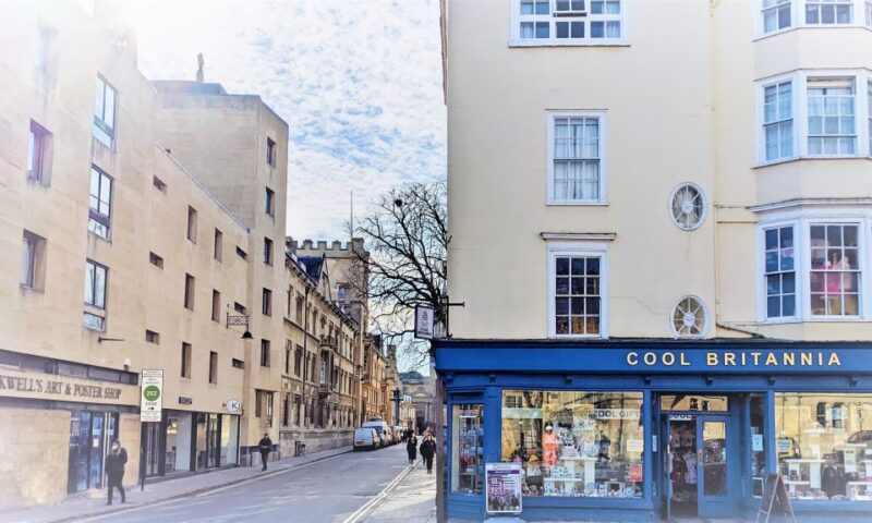 Oxford: Official University and City Walking Tour - Oxford’s Architectural Details and City Squares