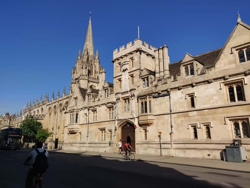 Oxford: Private Guided Walking Tour of University and City - Meeting Point and Tour Logistics