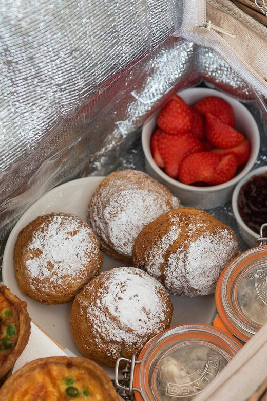 Oxford: Scenic Sightseeing Cruise with Gourmet Picnic - Through a Thames Lock and Past Osney Island