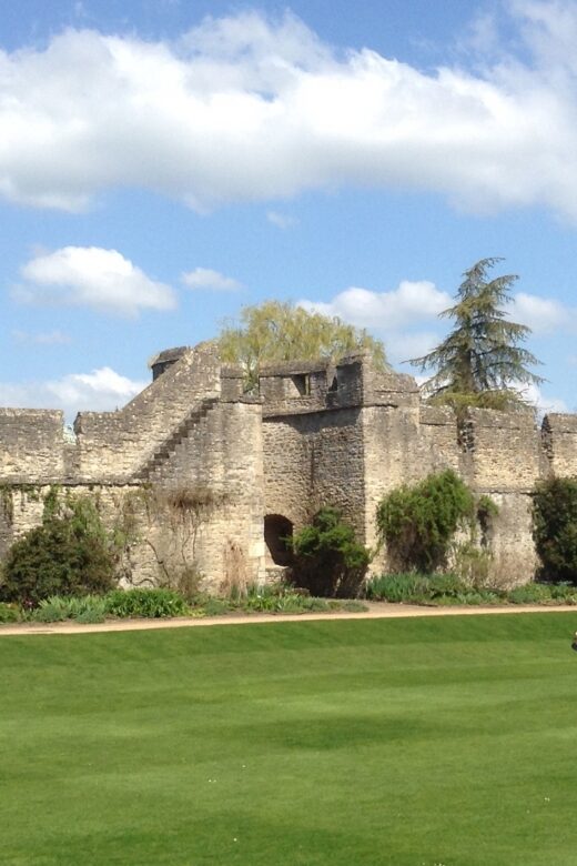 Oxford: Simply Oxford University walking Tour - Accessibility and Group Size Benefits