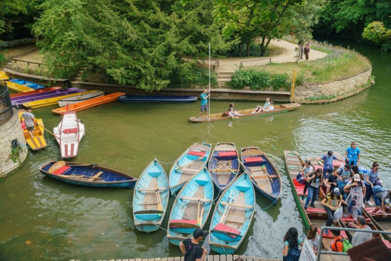 Oxford: University Private Punting Tour on River Cherwell - A Scenic 7-Minute View of Oxford Botanic Garden