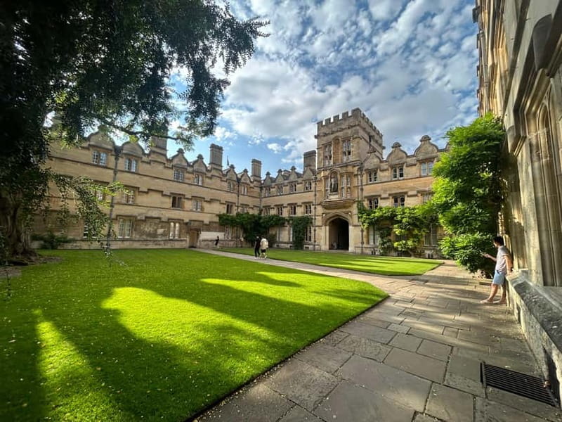 Oxford University Tour - The Bodleian Library: Europe’s Second Oldest Library