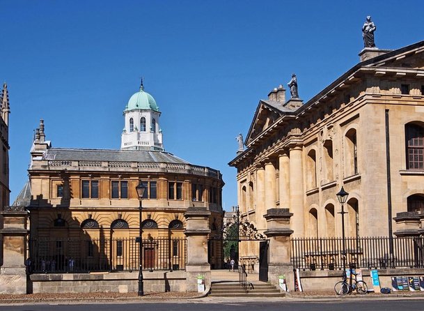 Oxford Walking Tour - Discover its University and Traditions - Discover Oxford’s Iconic Sights with a Self-Guided Audio Tour