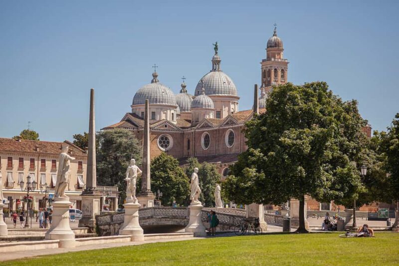 Padua: Express Walk with a Local in 60 minutes - Exploring Prato della Valle and Its Surroundings