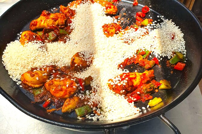 Paella and Sangria Workshop with Tapas Tasting - What Makes This Cooking Class Stand Out