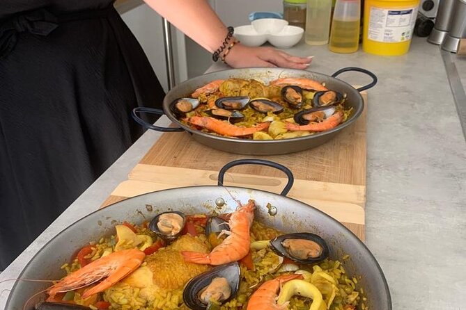 Paella class - The Role of Guides Elena and Philippe