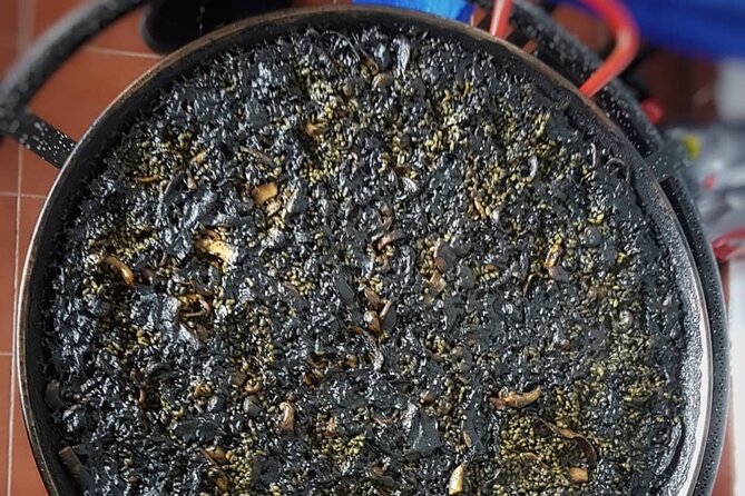 Paella Class, Winery and Bike Ride with Hotel Pickup from Sitges - Personalities and Guide Highlights