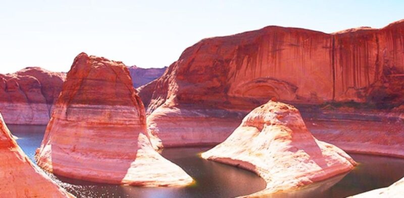 Page: Boat Tour of Lake Powell, Antelope, and Glen Canyon - Cruising Wahweap Bay for Panoramic Views