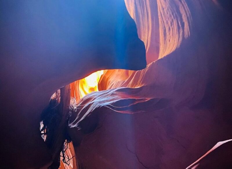 Page: Lower Antelope Canyon Guided Tour - Navigating Narrow Passages and Installing Eight Ladders