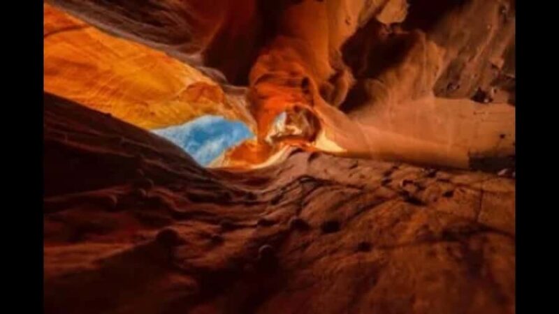 Page: Wind Pebble Canyon Guided Hike - Visiting the Three Slot Canyons in Detail