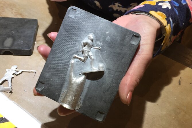 Paint a Metal Miniature - The Location and How to Find It