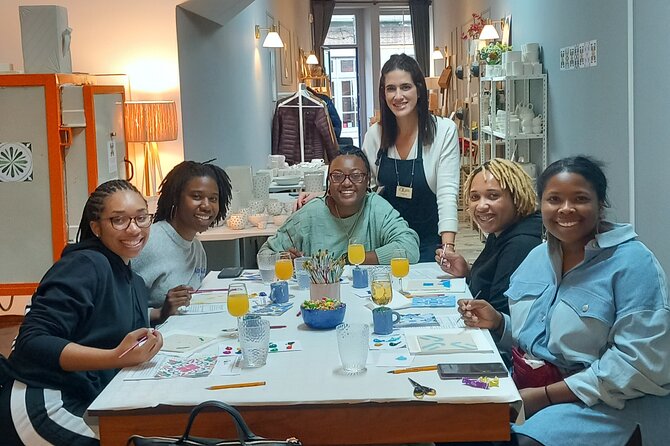 Painting of tiles & cocktails in Baixa do Porto - Key Points