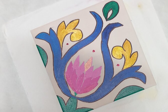 Painting of tiles & cocktails in Baixa do Porto - Handling Unexpected Situations: The Blackout Incident