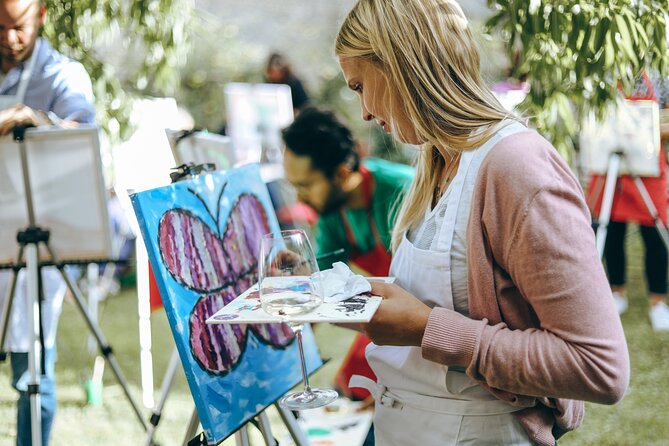 Painting uncorked art and enjoying wine in Frankfurt am Main - Key Points