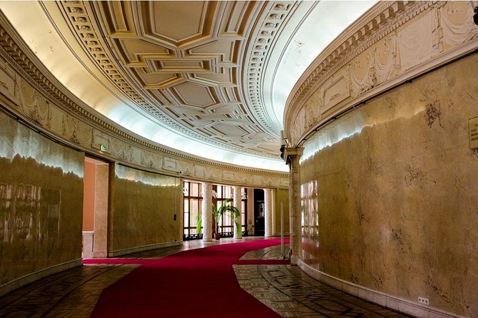 Palace of Culture & Science + Warsaw Uprising Museum: SMALL GROUP /inc. Pick-up/ - In-Depth Look at the Palace of Culture and Sciences Interior and Exterior