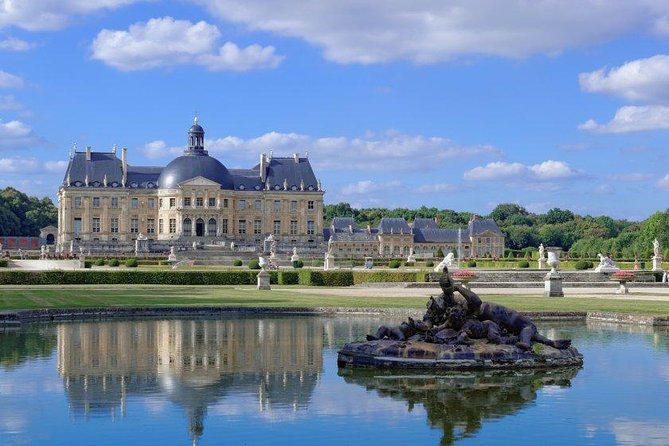 Palace Of Vaux-Le-Vicomte - Private Trip - Private Transportation in a Luxury Electric SUV