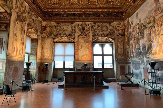 PALAZZO VECCHIO Private tour in Florence - The Guide’s Role: Knowledgeable and Engaging