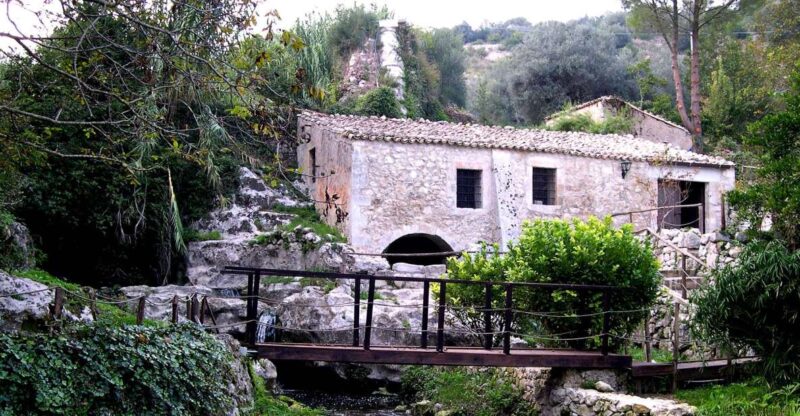 Palazzolo A.: from corso Vittorio Emanuele to the watermill - Key Points