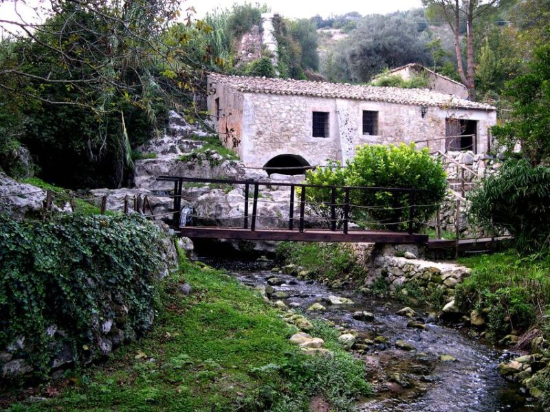 Palazzolo A.: from corso Vittorio Emanuele to the watermill - Practical Details for the Tour