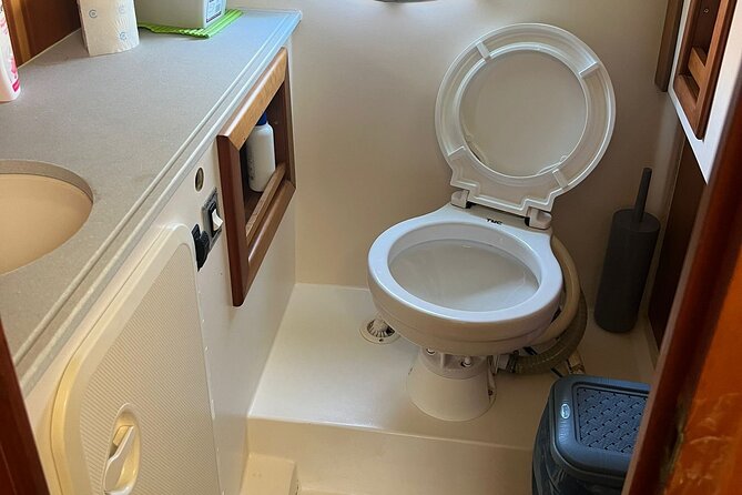 Palermo: Boat tour luxury - Final Stop at the Regina Cave and Villa Igea