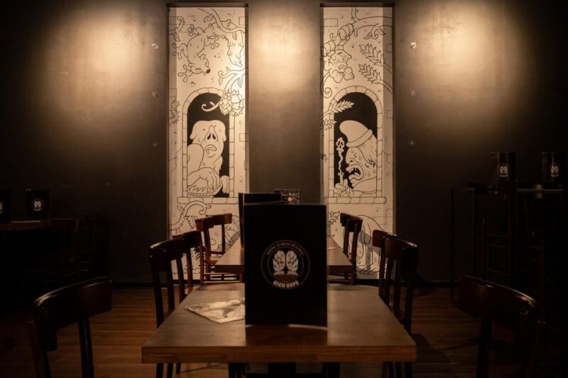 Palermo: Craft beer tasting with food samples at High Hops - The Tasting Journey: From Low Fermentation to Complex Beers