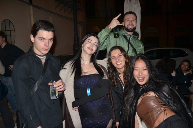 Palermo: Guided Bar Crawl with Shots and Discounts on Drinks - Palermo by Night: What Sets This Tour Apart