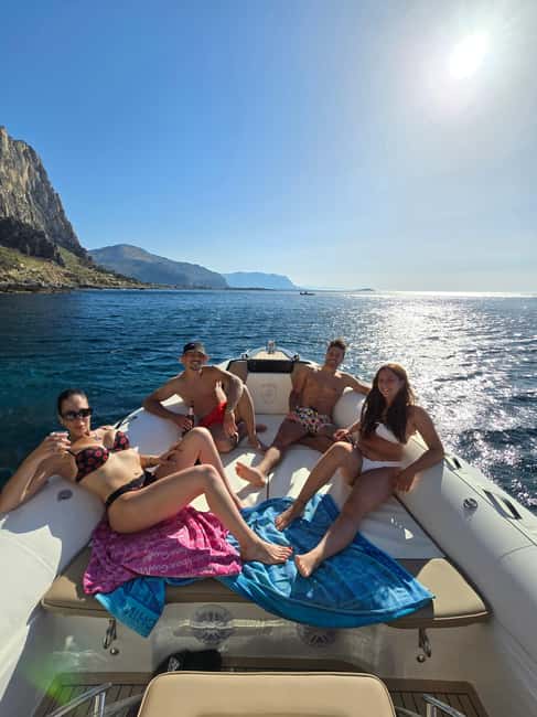 Palermo: HALF-DAY TOUR ON BOAT - Cruising Along the Addaura Coast and Mondello Bay
