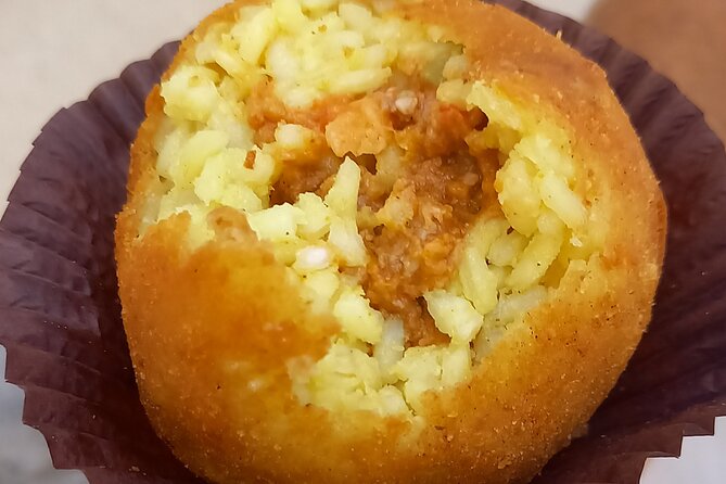 Palermo: Taste the Tradition on a Food Tour by Do Eat Better - Sampling Palermo’s Iconic Pizza: Sfincione and Rice Arancina