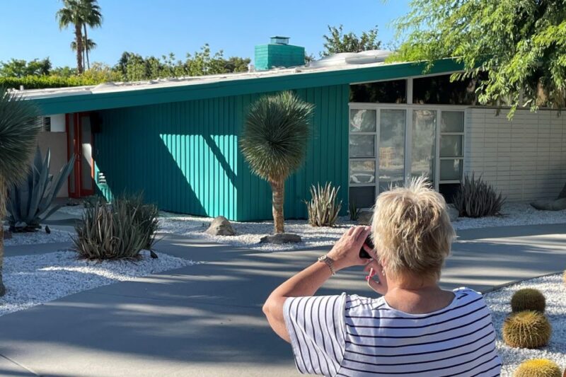 Palm Springs: Private Walking Tour "Twin Palms" Neighborhood - Explore Palm Springs Twin Palms Neighborhood on a Private Guided Walk